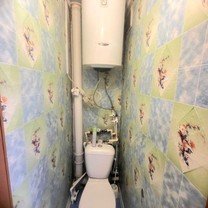 Продам 3 комнатную 4 микрорайон