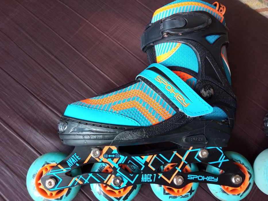 Ролери Spokey регулируеми - 31-34 номер + сет протектори и раница