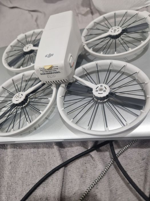 Dji flip aproape noua