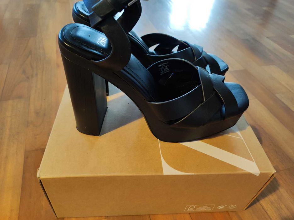 Дамски кожени сандали ZARA