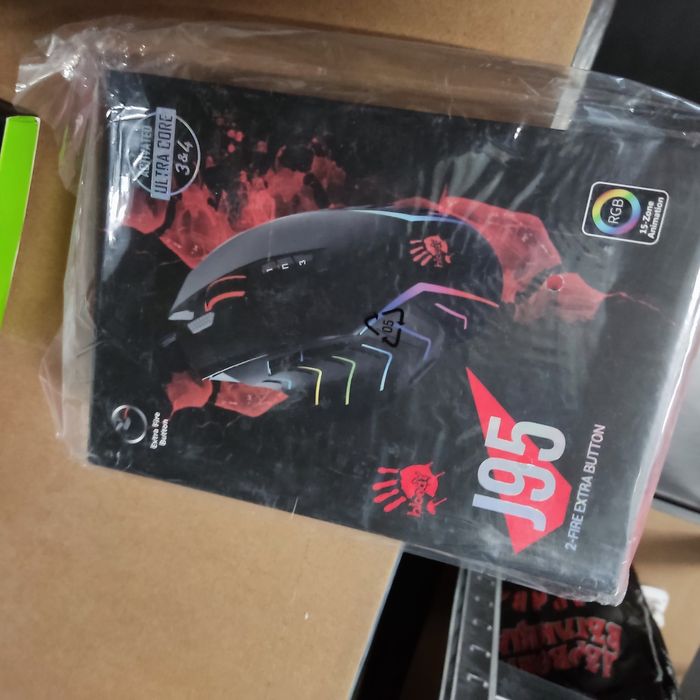 Продавам геймърска мишка А4Tech j95