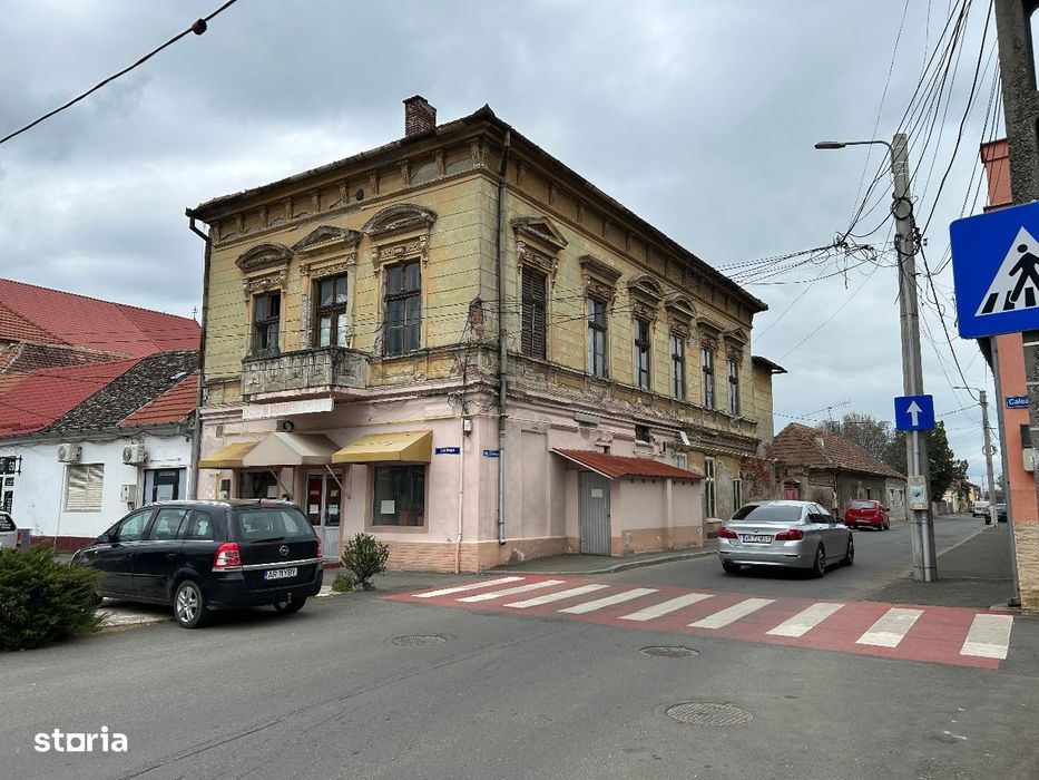 Vand spatiu com+ apart.2 cam+1 cam+2 pivnite,st.420 mp.,Ar.Nou,centru