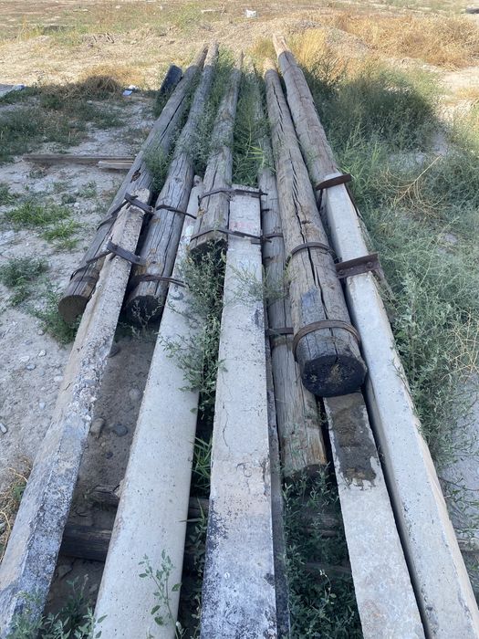 Столб деревьянный