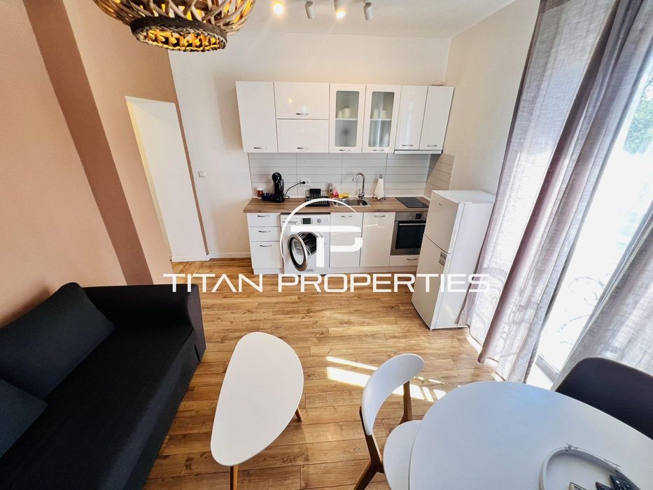 Дава се под наем Двустаен апартамент в Бургас, Център - 50 кв.м за 510 € - Снимка #1