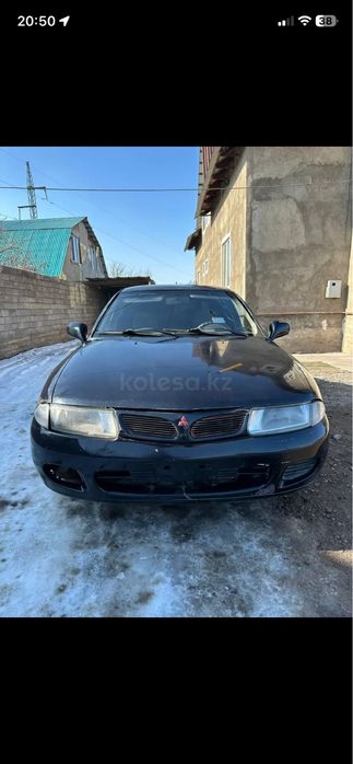 Митсубиши каризма