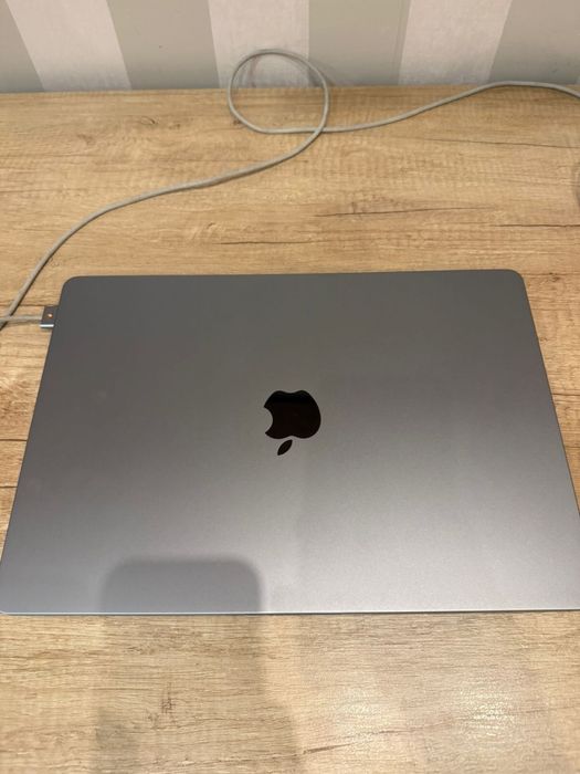 Срочно MacBook Air m2 15