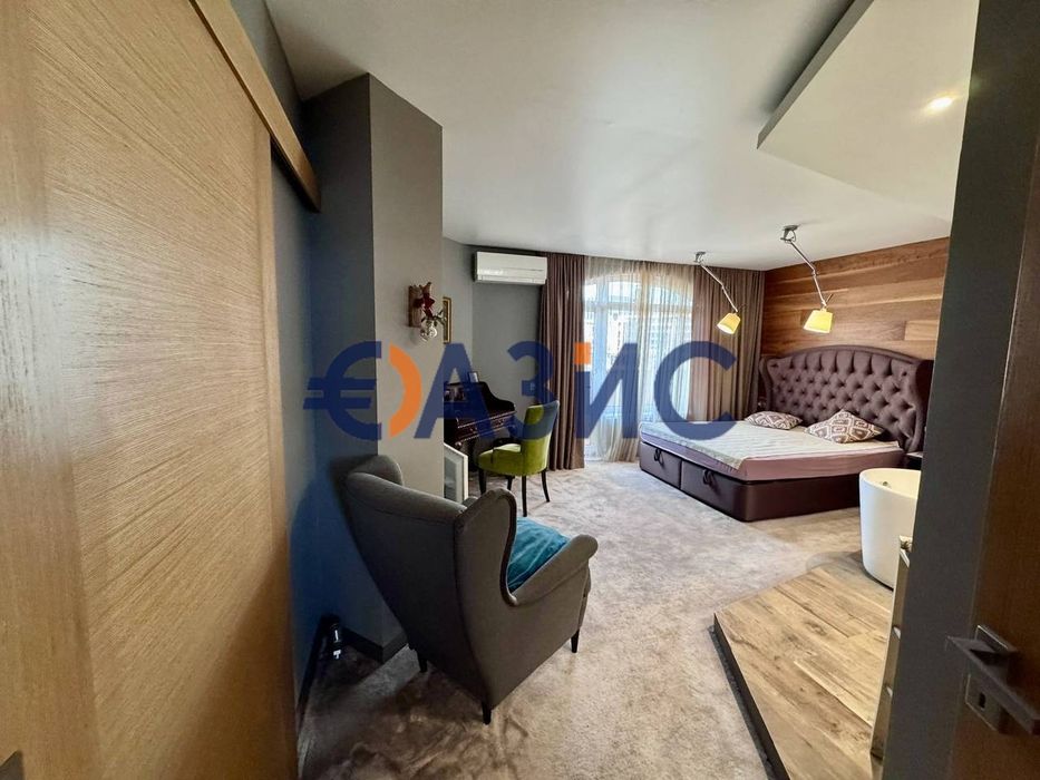 Продава се Четиристаен апартамент в Свети Влас - 150 кв.м за 1054 €/кв.м - Снимка #14