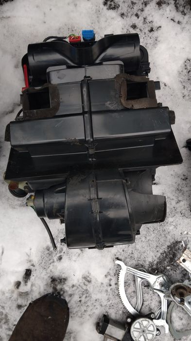 Корпус печки радиатор печки моторчик печки