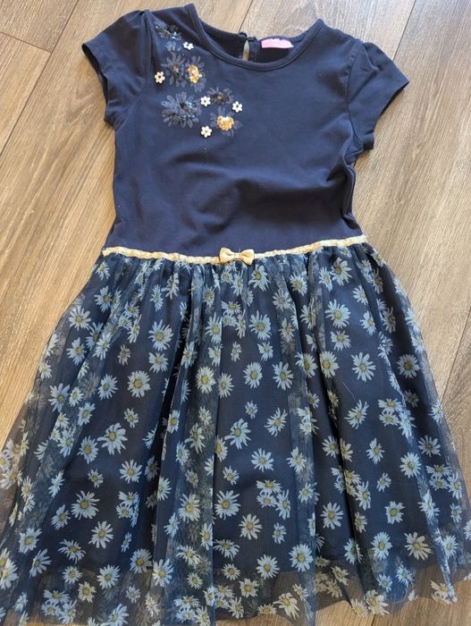 Три рокли размер 122-128