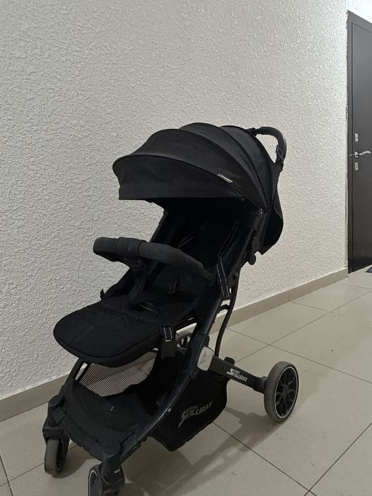 Качественная детская коляска, почти новая