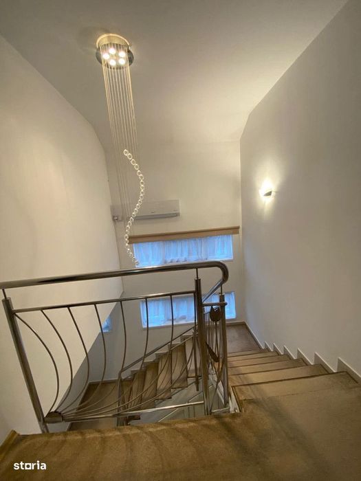 Duplex 4 camere ! 3 parcări ! Str Prof Dumitru Mocanu