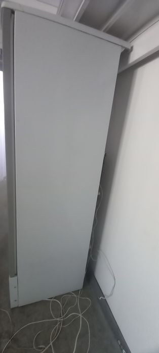 Продам витринные холодильники