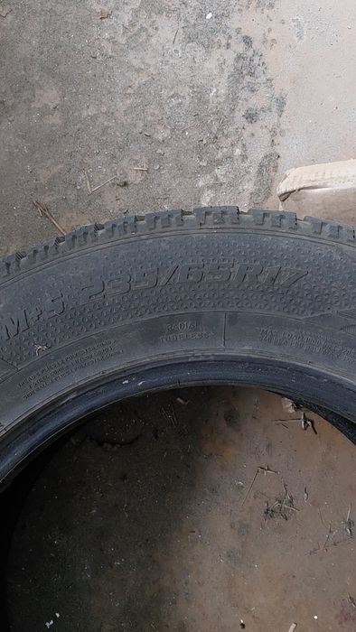 235/65 R17 Goodyear