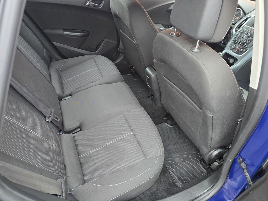 Opel Astra J Break Finantare Rate-Cred