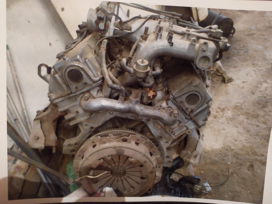 Продаётся двигатель V6 Isuzu 3 куб.