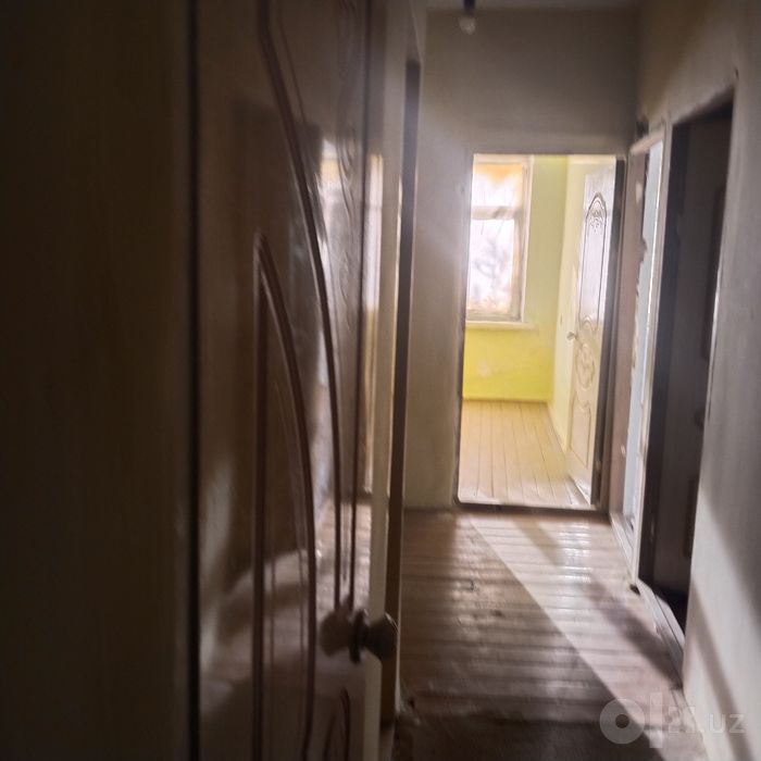 Уч хонали дом ижарага берилади