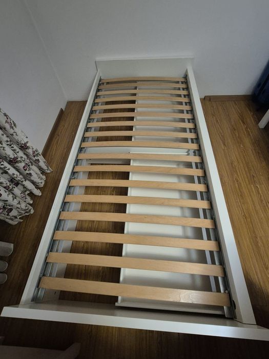 Pat de o persoana cu 2 sertare IKEA  + Saltea