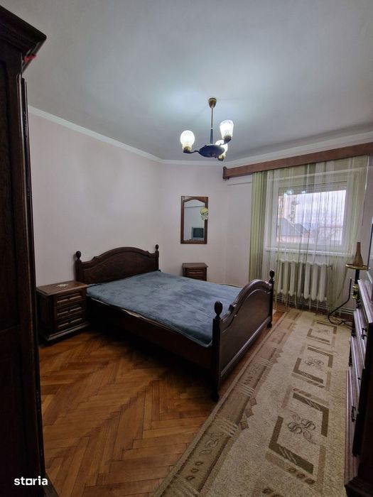 Persoana fizica vand central apartament 3 camere — fotografia 1