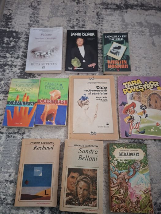 Lot 10 cărți la super pret