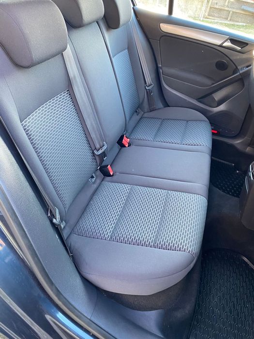 Vând Volskwagen golf VI