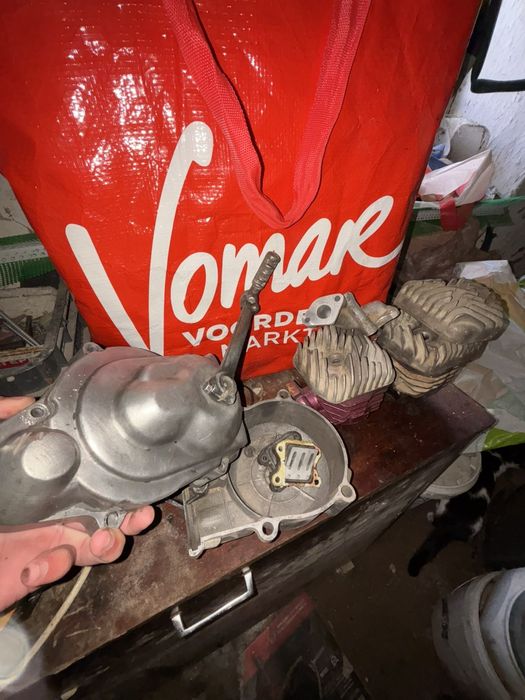 Продавам ХОНДА ДИО АФ 27 И ЧАСТИ ОТ АФ 18.