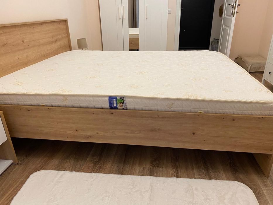 Promoție Set Pat 160x200 cu somiera si 2 noptiere