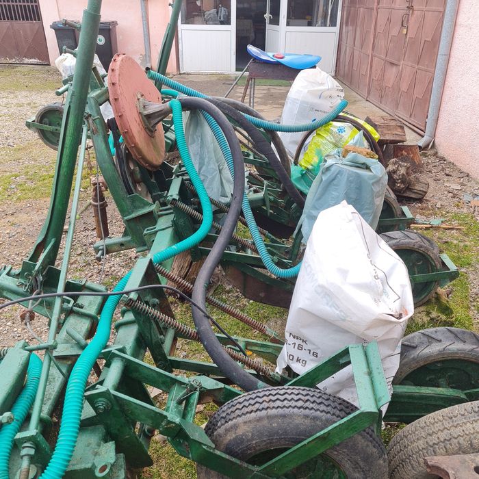 Semanatoare porumb + semanatoare grau