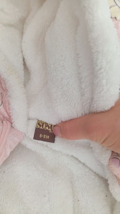 Комбинезон на. 6-9 месяцев