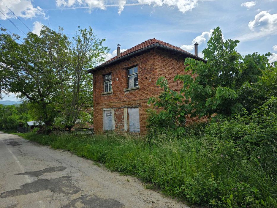 продавам къща в с.Балабанско, община Троян
