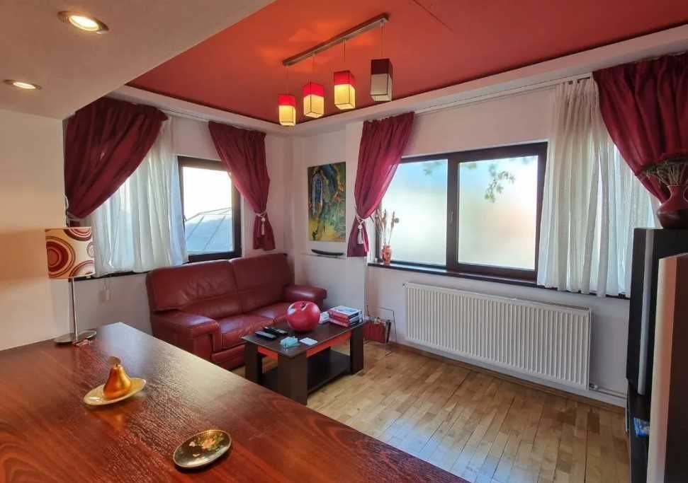 Дава се под наем Тристаен апартамент в Пловдив, Кършияка - 74 кв.м за 193.8 € - Снимка #1