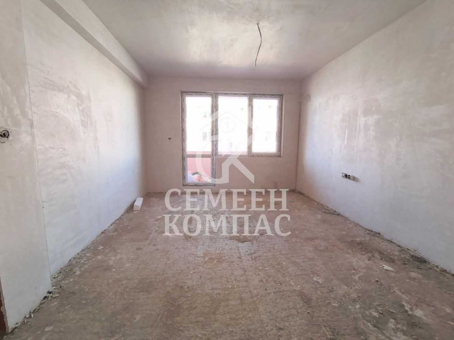 Двустаен апартамент в Остромила