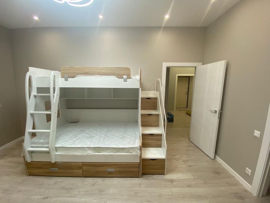 Детская двухъярусная кровать