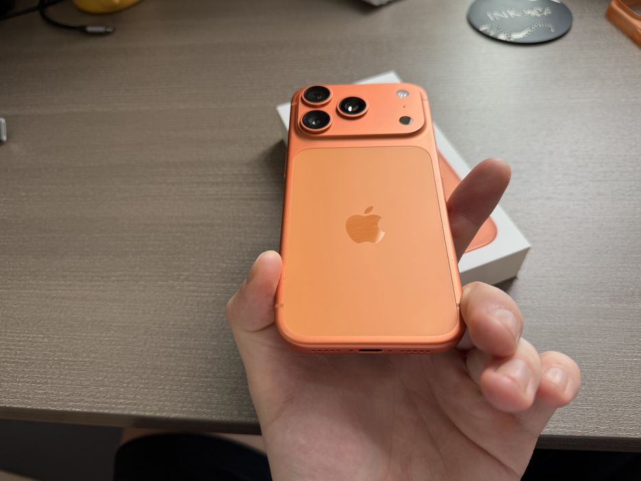 Iphone 17 pro (256gb, orange)