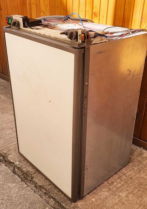 Electrolux frigider RM, 3 surse de alimentare(12v, 220v,gaz) complet