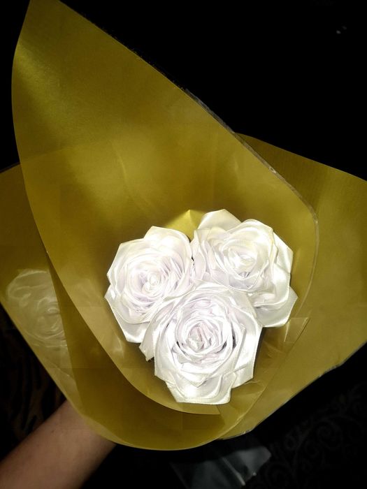 Букет от сатенени рози !