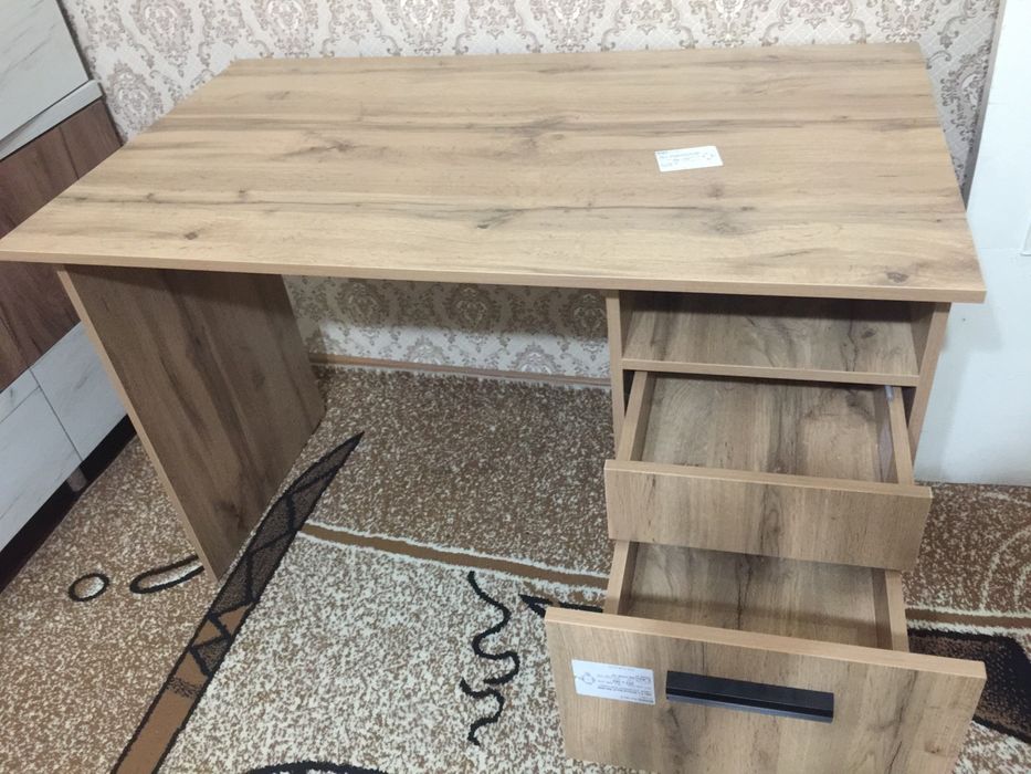 Стол для компьютера , stol sotiladi