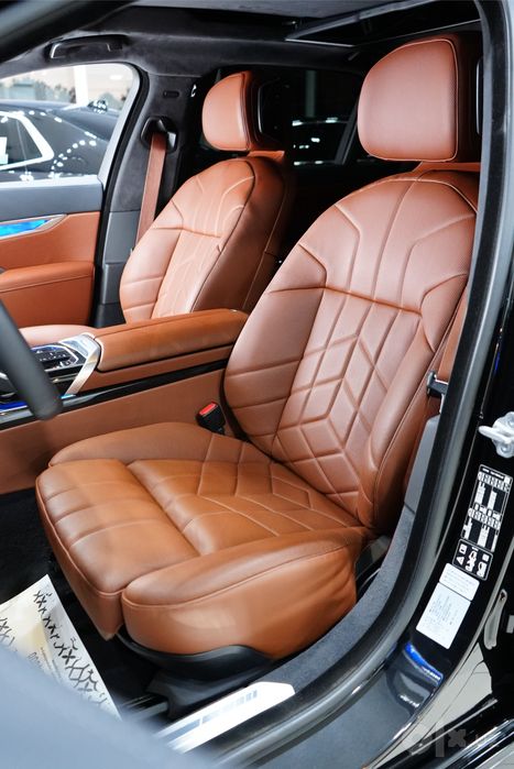 BMW 740i xDrive 2025