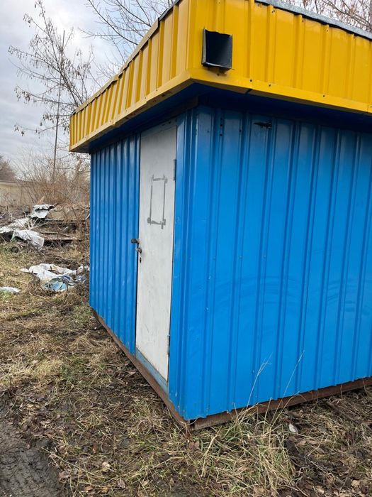 Продам киоск и аппарат мороженного.