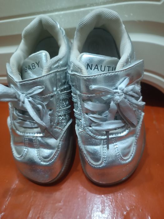 Детская обувь  размер 28 для девочек