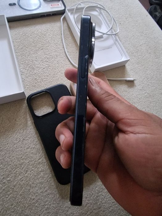 Iphone 15 pro max. Condition 10/10 Rom 256GB Factory unlocked  Bettery health 88 Tempered Glass on screen back and came