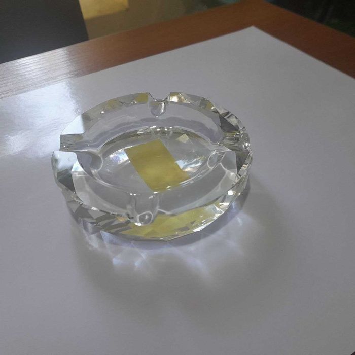 Продается пепельница хрустальная