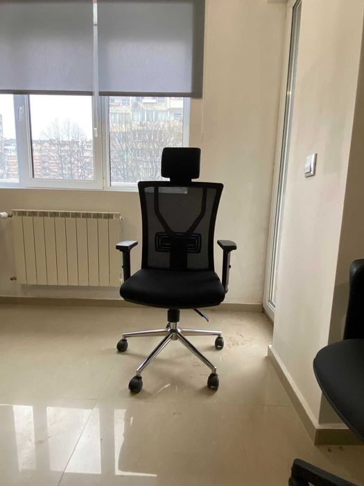 Мебели за офис: бюра, секции, столове