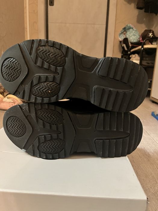 Продам зимние ботинки на мальчика