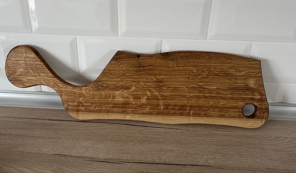 Tocator din lemn de stejar model unicat, lucrat manual