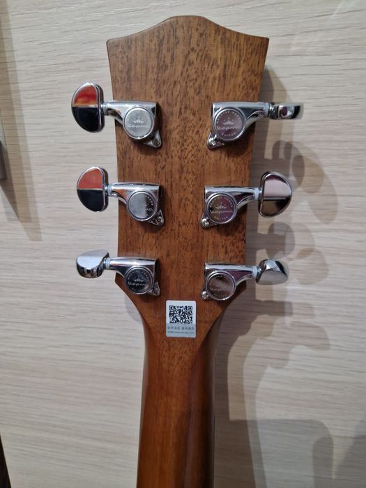 Электроакустическая гитара продаю