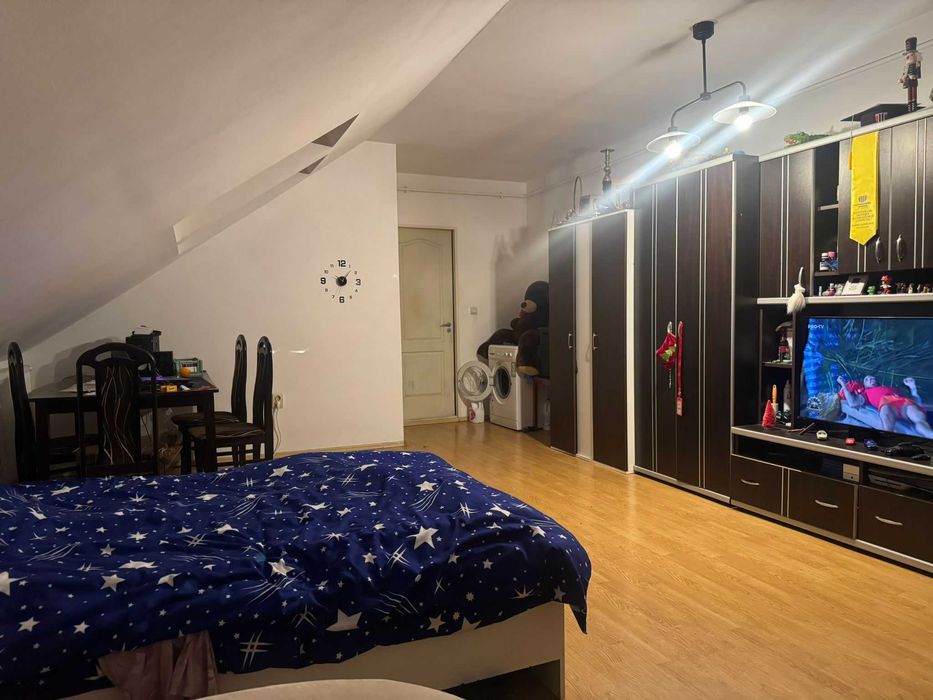 Închiriez apartament
