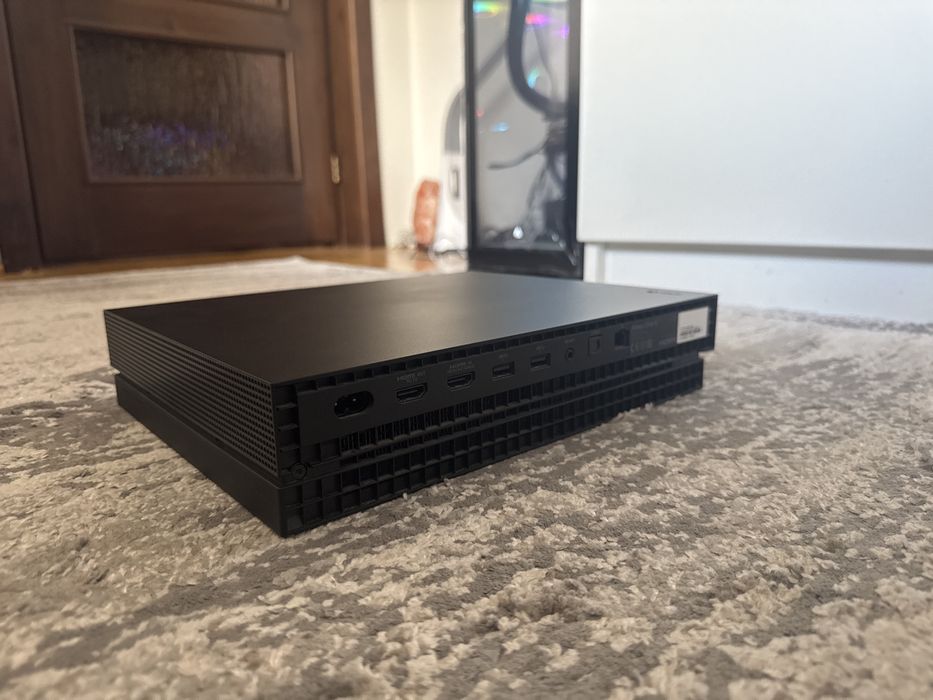 Xbox One X 1Tb nou nefolosit