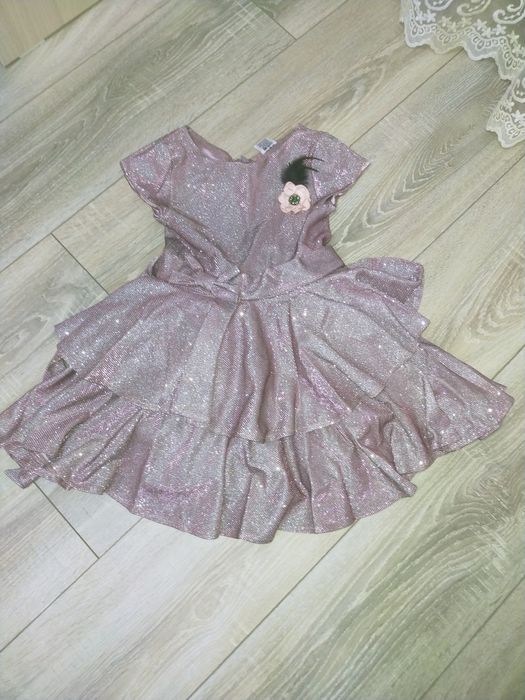 Продам платья на девочку.
