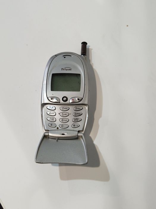 Telefon pentru colecție fara accesorii