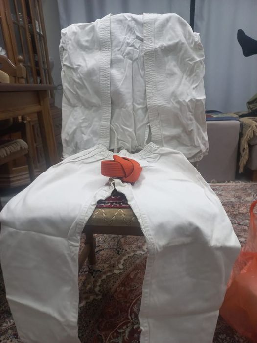Продам б/у форму для каратэ